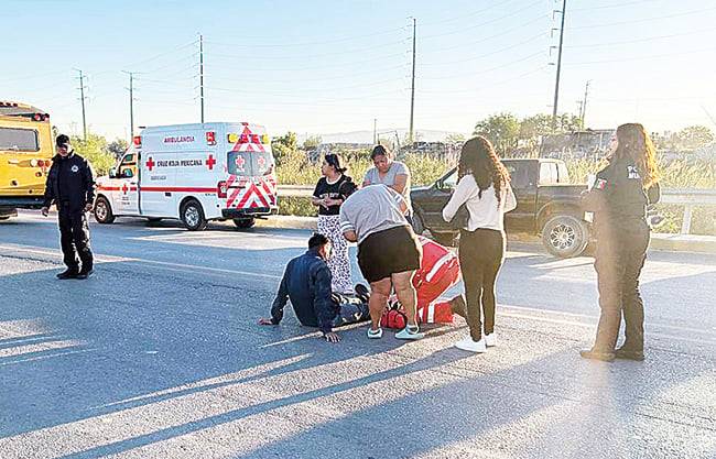 Embiste a motociclista y se escapa
