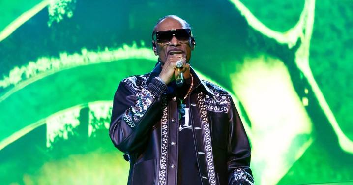 Snoop Dogg Rarely Leaves the House Without a Pair of Expensive Sunglasses