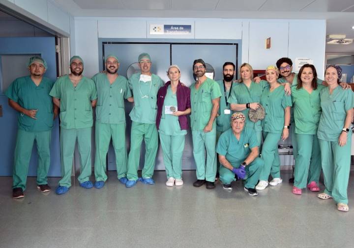 Cuando el fármaco actúa directamente sobre el origen del dolor: el Hospital de Fuerteventura implanta la primera bomba intratecal