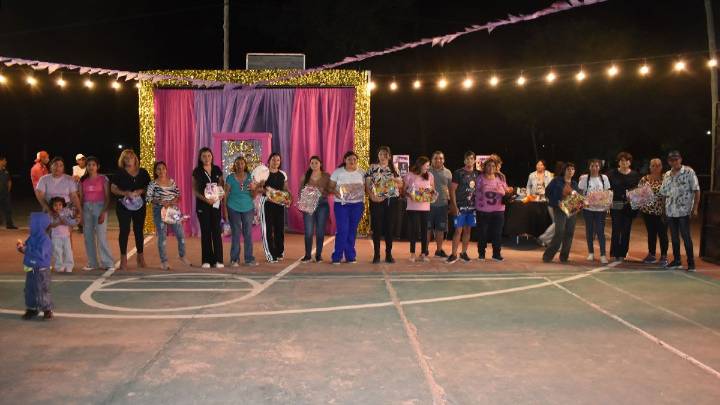 Multitudinario festejo por el Día de la Madre en Colonia El Simbolar
