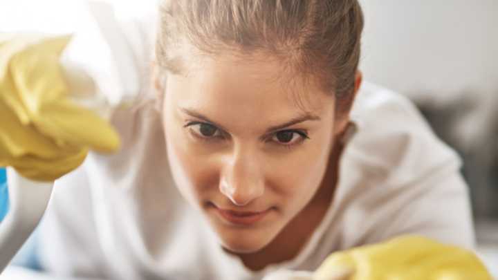 Bomba del DANE: 9 de cada 10 mujeres en Colombia trabaja 7 horas al día gratis, en labores domésticas