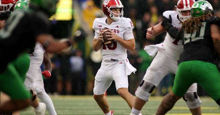 As No. 3 Indiana continues to reach new milestones, Cignetti taking a business