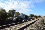 Galería de Fotos | El tren arrolla a un camión accidentado en Carrascal de Barregas
