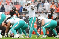 Mike McDaniel says Tua Tagovailoa will remain Dolphins starter vs. Falcons
