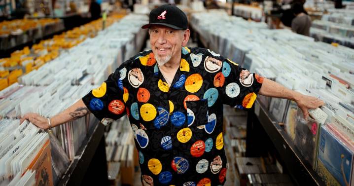 Tom ‘Papa’ Ray returns for new season of ‘Vintage Vinyl Roadshow’