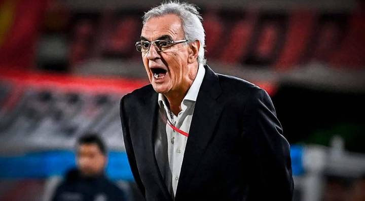 Jorge Fossati fue premiado previo al partido Universitario contra Juan Pablo II