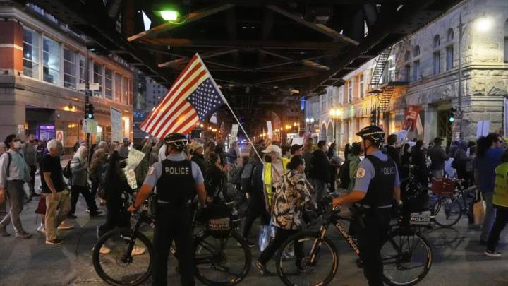 Chicago Border Patrol Chief Summoned Over Aggressive Tactics By Immigration Agents On Protesters