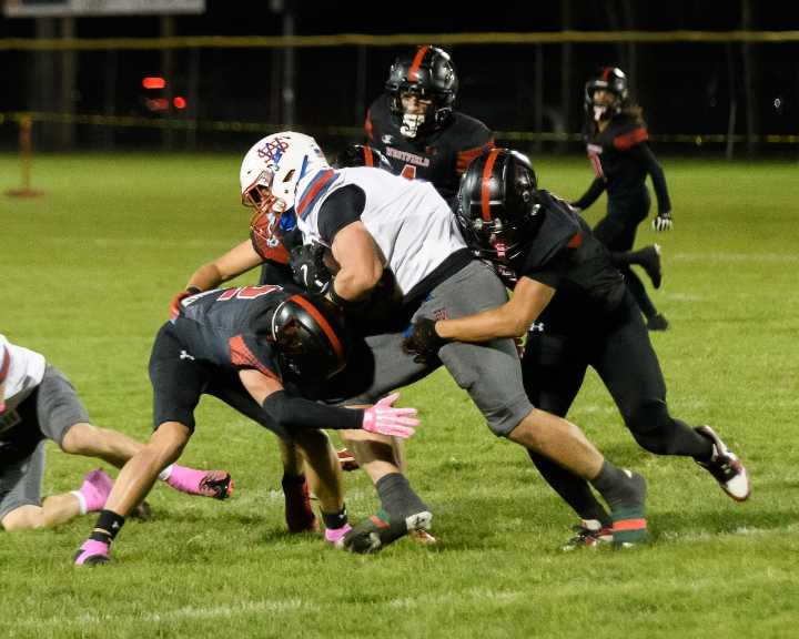 West Side QB Abel Varzeas piles up 207 yards, 3 TDs in Terriers’ 35