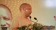 UP CM Urges Carpet Traders to Tap New Markets Amid US Tariffs