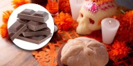 Cómo hacer pan de muerto de chocolate, ideal para la temporada de Día de Muertos