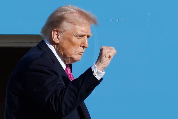 Trump says he'll deploy troops to San Francisco