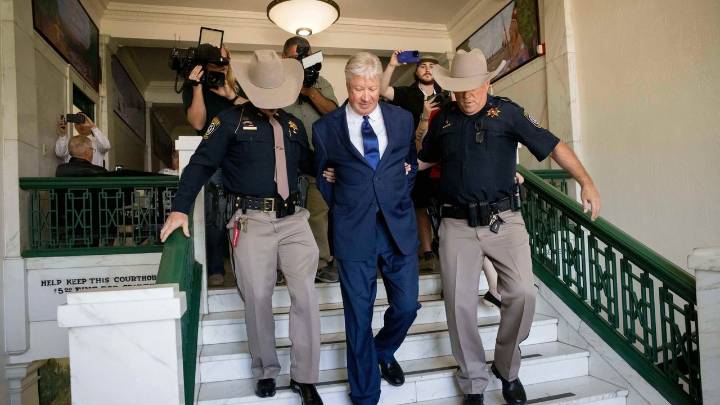 Texas megachurch founder Robert Morris pleads guilty to child sex abuse charges
