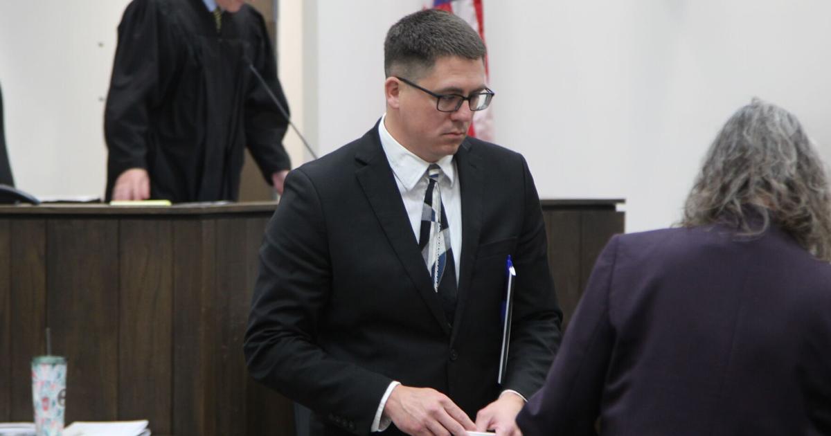 Former Clarksville officer wins appeal on child exploitation charges, but receives same sentenct