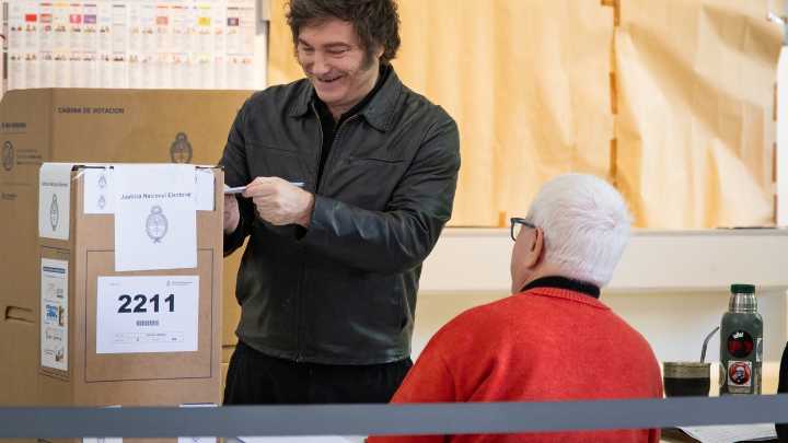 Suben las acciones argentinas en Wall Street tras el triunfo del Gobierno de Milei en las elecciones