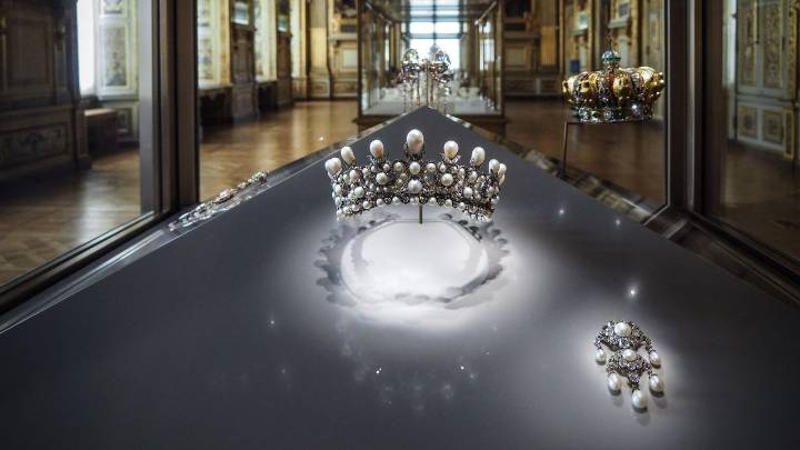 From Louis XIV’s Diamonds to Empress Eugenie’s Tiara: What Was Stolen In the Louvre Jewel Heist