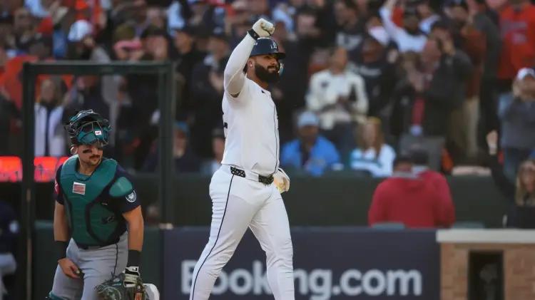 Tigres remontan con jonrones de Báez y Greene para forzar juego 5 vs Marineros
