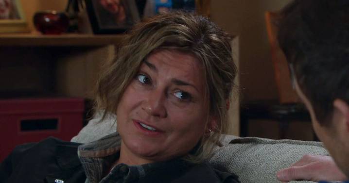 Emmerdale fans sobbing as they 'work out' what’s wrong with Moira Dingle in death twist