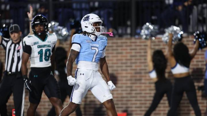 Monarchs crush Coastal Carolina 47