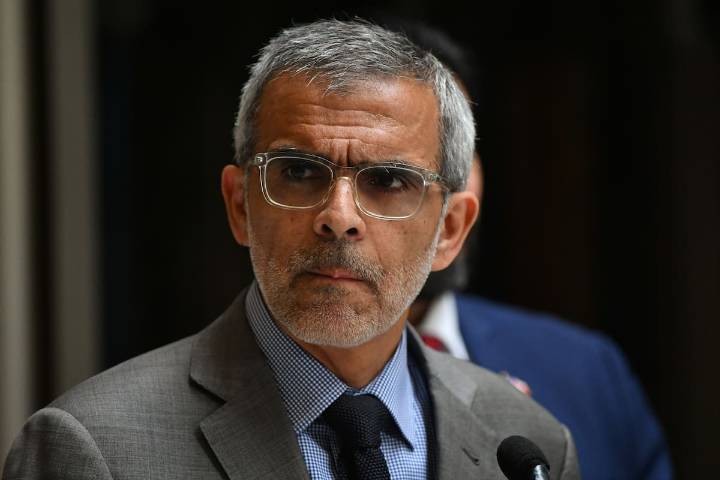 Ministro Cordero enfrenta críticas transversales por recortes en Seguridad durante negociaciones para la Ley de Presupuesto 2026