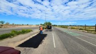 Trabajan cuadrillas día y noche en bacheo de Hermosillo