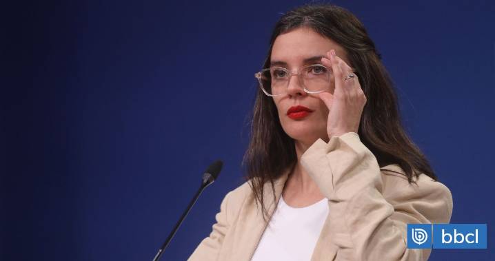 Vallejo ironiza con dichos de "atorrantes" de comando de Matthei: "Felicitaría por el nivel tan bajo"