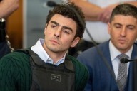 Mangione wants death penalty count tossed in CEO murder case