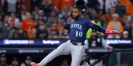 Victor Robles impacts ALDS for Mariners with speed