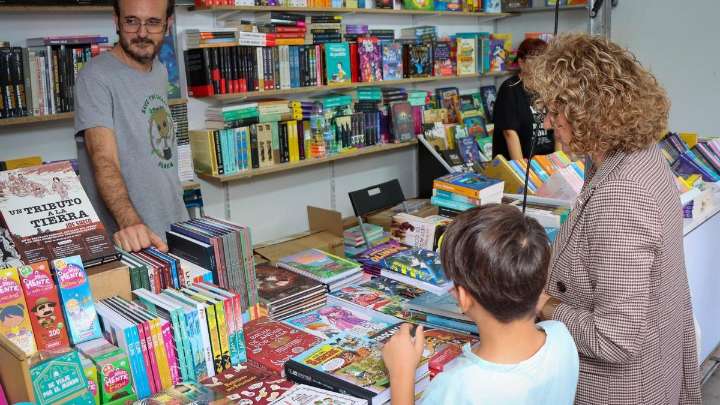 Santiago Posteguillo, Eloy Moreno y Cherry Chic en la Fira del Llibre de Torrent