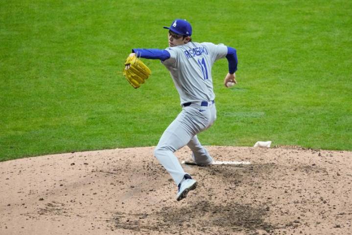 Dodgers barely preserve Blake Snell's win in NLCS opener