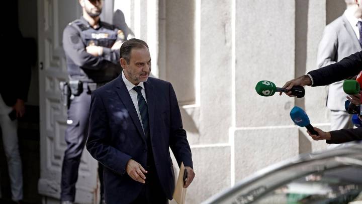 El Gobierno se desvincula por completo de Ábalos y minimiza su efecto político: "El impacto ya lo ha tenido"