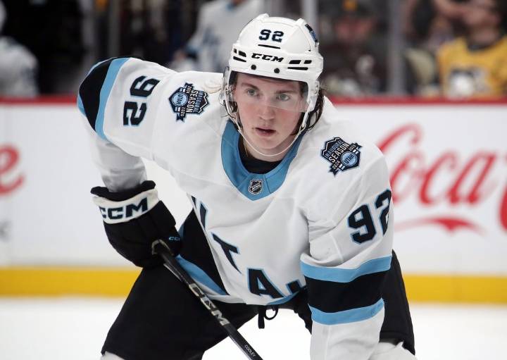 Deadspin | Mammoth F Logan Cooley inks 8-year, $80M extension