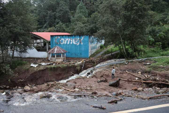 Dejan lluvias 29 muertos; damnificados claman por pronta ayuda