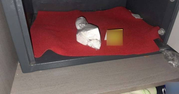 Cateo en Azcapotzalco concluye con decomiso de armas, drogas y un detenido