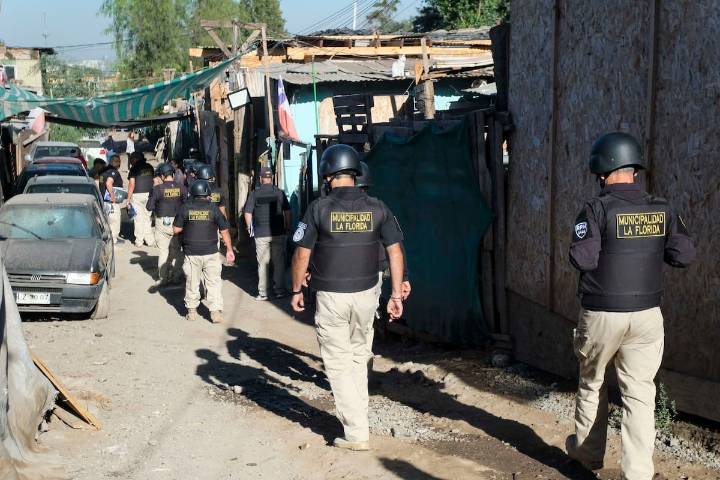 Municipalidad de La Florida denuncia amenazas por desalojo del Campamento Dignidad: “Las vamos a quemar”