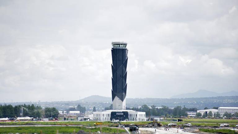 ‘No somos piñata’, dice Sheinbaum por orden de EU de cancelar vuelos mexicanos desde AIFA