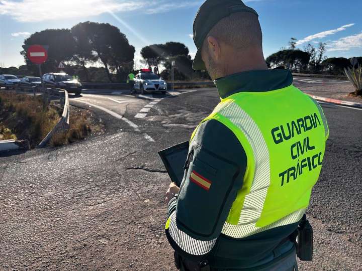Investigan a una conductora que circulaba por la A-7 a 155 km/h en un tramo limitado a 70