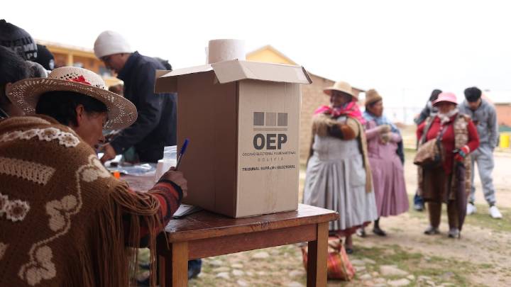 Elecciones en Bolivia, en vivo | Bolivia inicia el conteo de votos para decidir el próximo presidente entre Rodrigo Paz y Tuto Quiroga