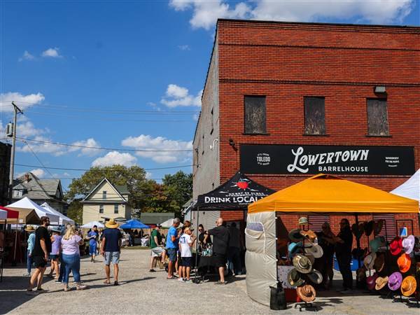 Artist's market brings people to Toledo's original neighborhood