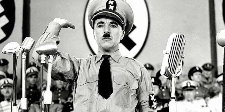 “El gran dictador”, la sátira de Chaplin contra el nazismo: las amenazas previas, la censura en Argentina y el interés de Hitler