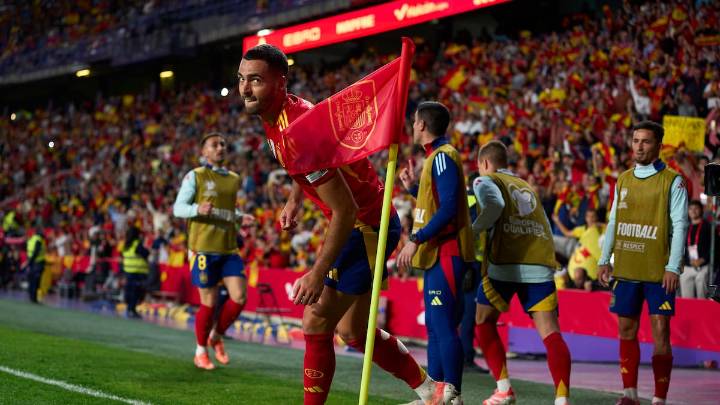 Una España de récord golea a Bulgaria (4-0) con un doblete de un Mikel Merino estelar