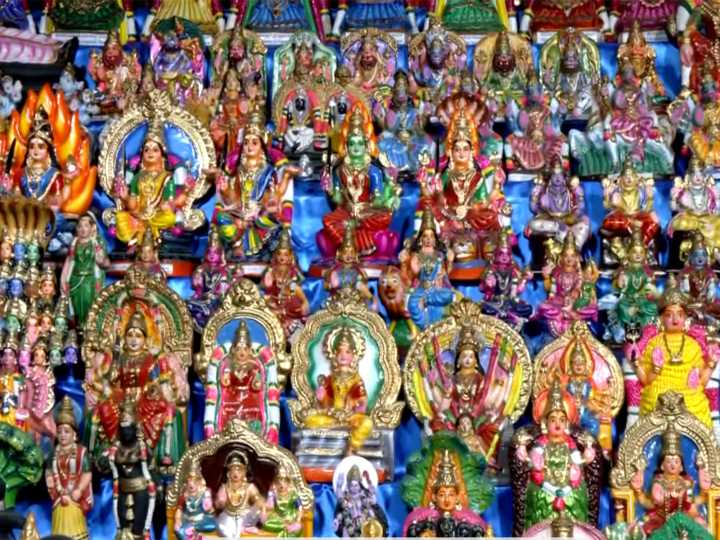 Thiruvananthapuram Tantri displays 7,400 Bommai Golu in Navratri