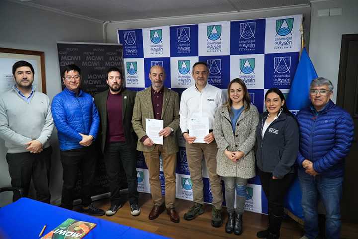 Mowi y UAysén suscriben alianza para fortalecer la formación y la innovación