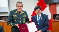 Distinguen con diploma de honor al comandante general de la Policía Nacional del Perú