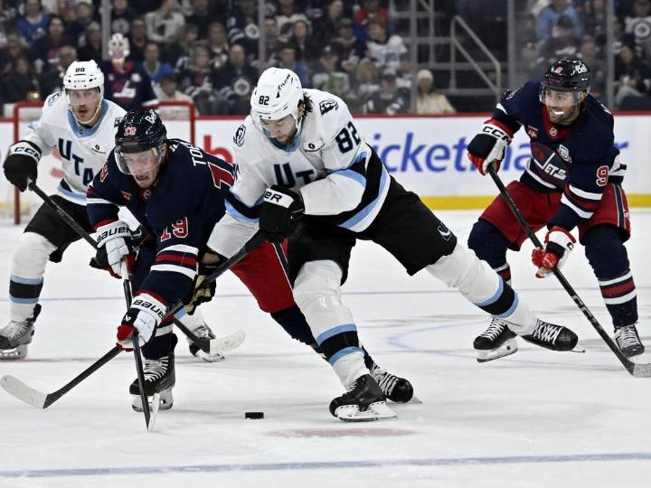 Jonathan Toews passes his first big test with the Winnipeg Jets