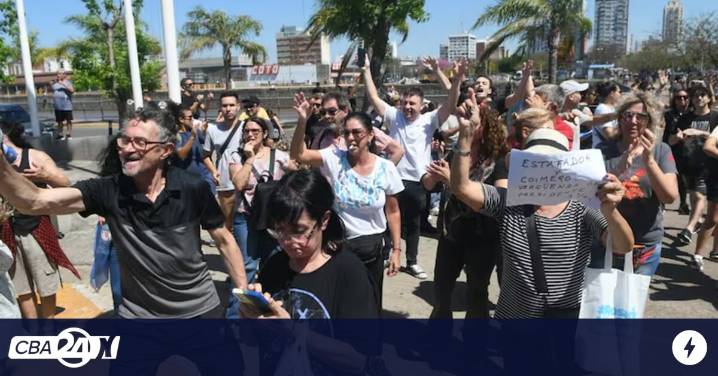 El presidente Javier Milei debió suspender por incidentes un acto en Santa Fe
