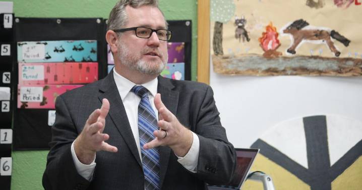 West Virginia’s newest Supreme Court Justice reflects on journey in meeting with Martinsburg students