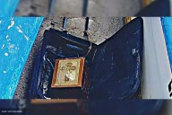 Hallan urna con cenizas presuntamente humanas dentro de una maleta abandonada en el malecón de La Paz