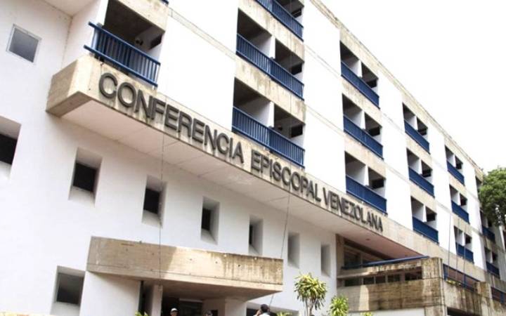 Iglesia pide liberar presos políticos con motivo de canonizaciones