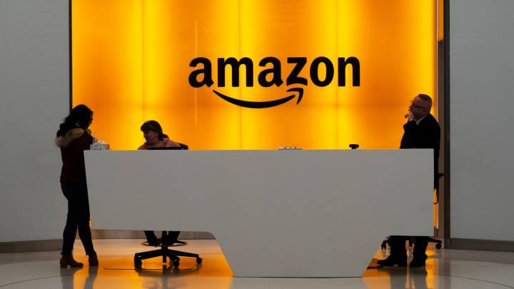 Amazon cuts 14,000 corporate jobs amid reports it may cut twice as many