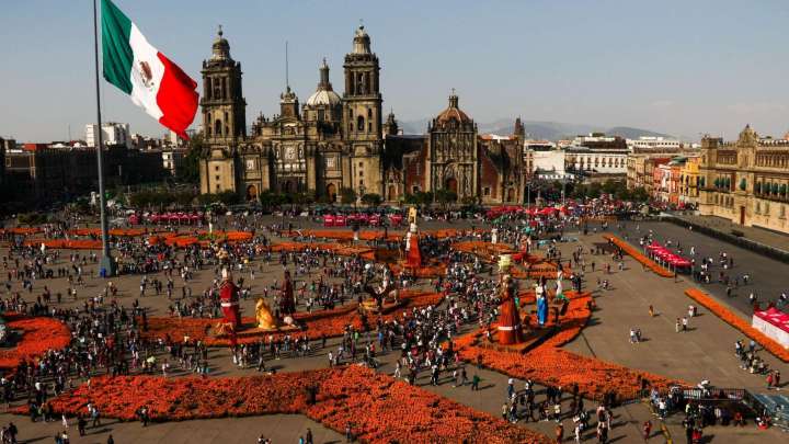 ¿Quién Estará en el Zócalo CDMX el 1 y 2 de Noviembre 2025 y A Qué Hora? Agenda Día de Muertos